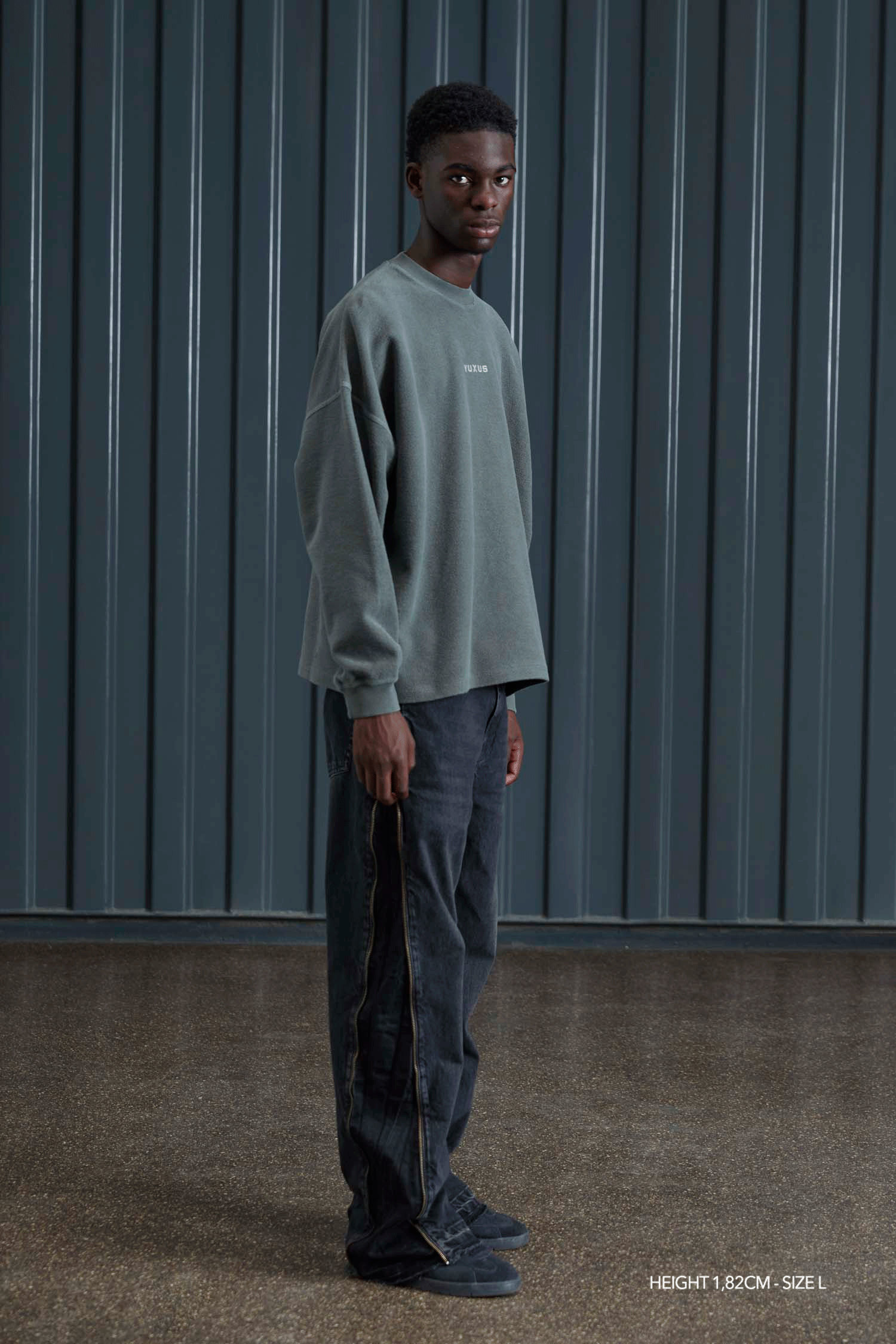 AGATE "VANGUARD" CREWNECK